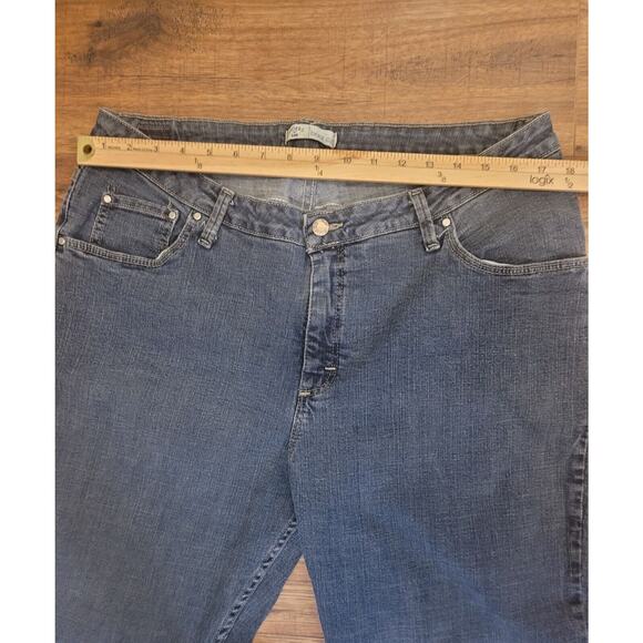 Riders by‎ Lee Straight Women's size 18W Long Wash Blue Denim Jeans 36x30 - Picture 6 of 11
